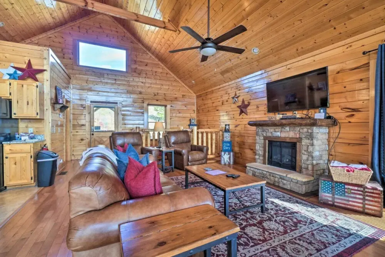 Pigeon Forge Mountain Cabin: Hot Tub & Resort Pool