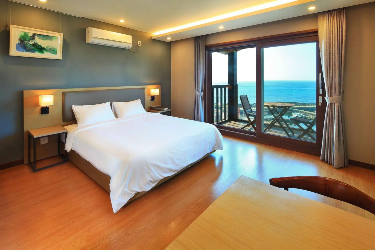 Amber House