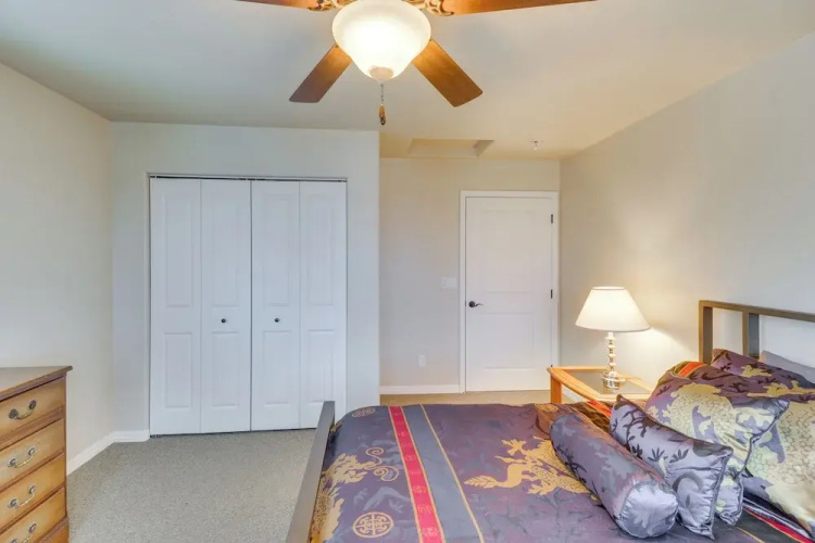 Mountain Views & Deck: Spacious Eureka Getaway!