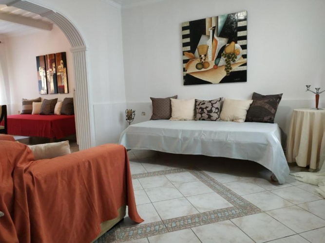 3 Bedrooms Apartment