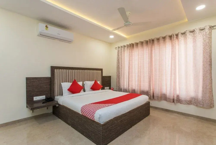 Oyo 15730 Ss Regency Anmex
