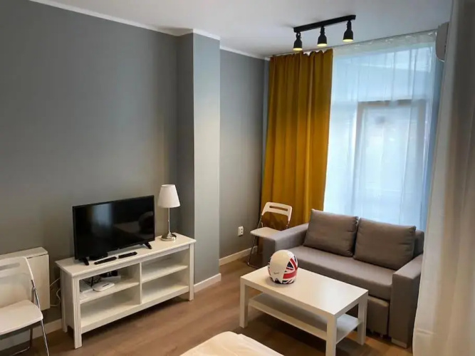 Manhattan Studio with workplace/ Student City