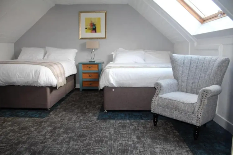 Classic Quadruple room