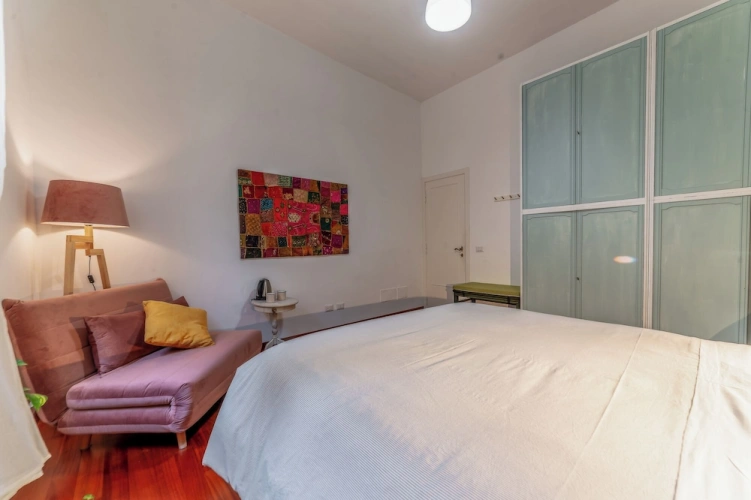 Standard Triple room with courtyard view