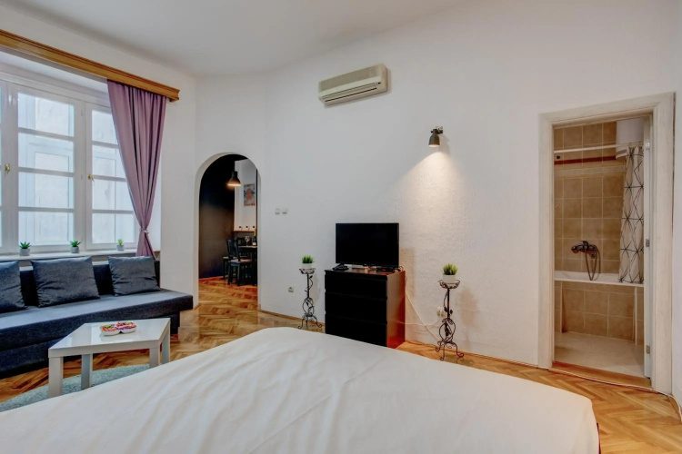 Dora apartment