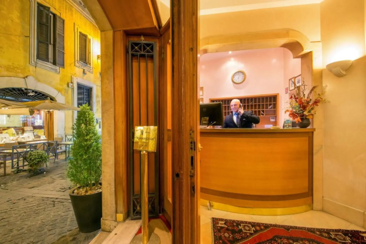 9Hotel Cesari
