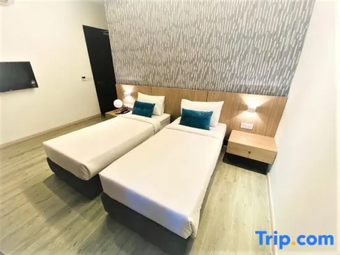 Quadruple Suite