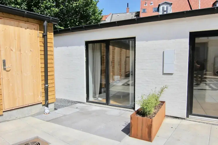 Private 1-bed Townhouse w Terraces