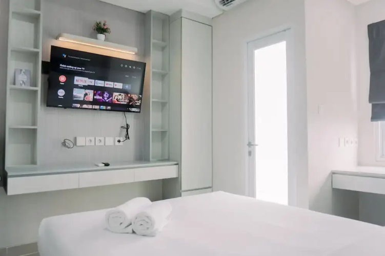 Nice and Elegant Studio Apartment at B Residence