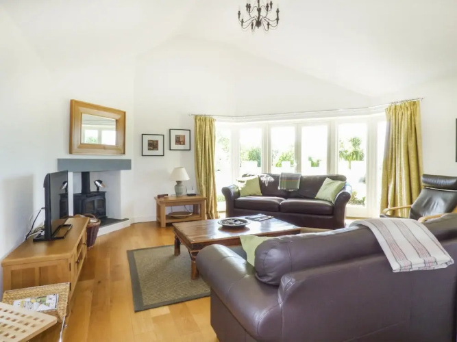 Rainbows End House