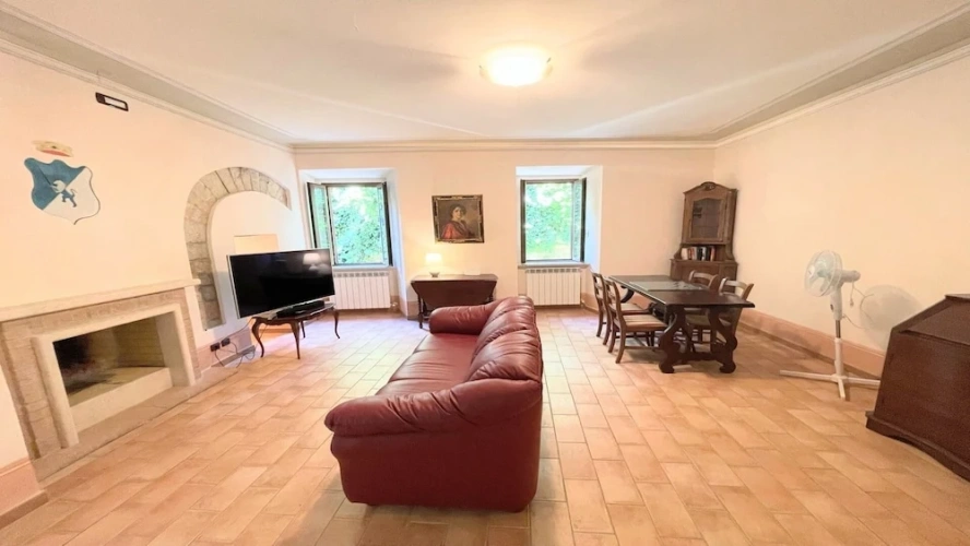 5 Bedrooms Villa
