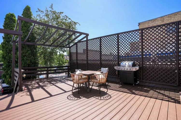 Love Mi Getaway Loft with Deck 110