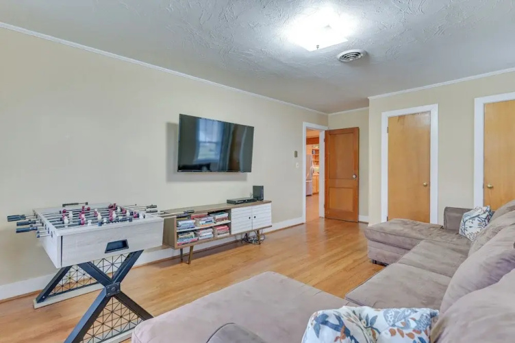 Slope Views: Luxe Windham Retreat w/ Hot Tub!