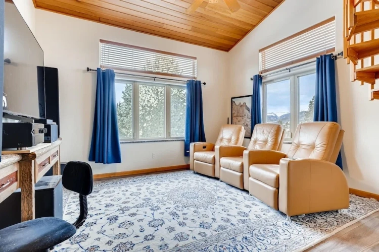 4 Bedrooms Cottage