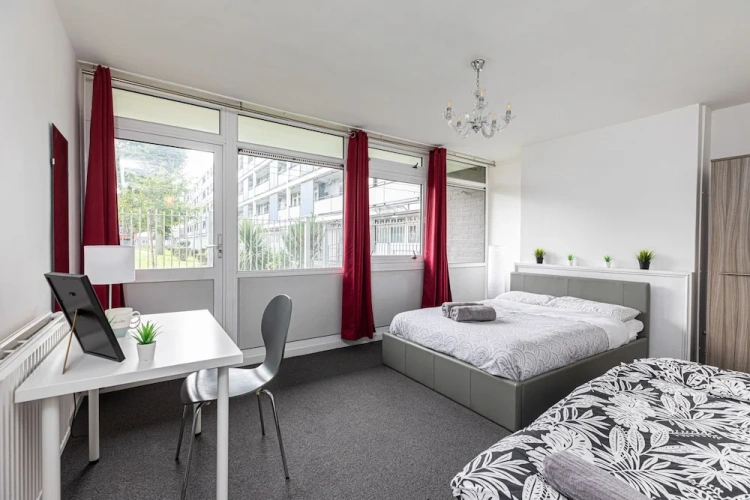 Standard Triple room