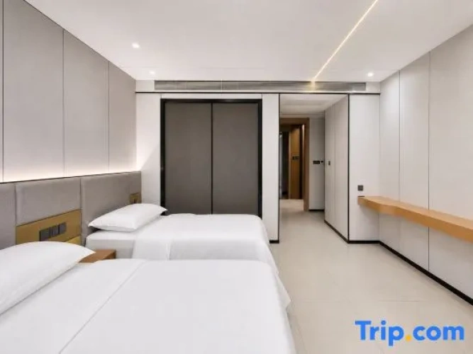 Standard Twin room with garden view