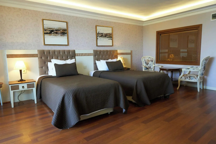 Phellos Suites