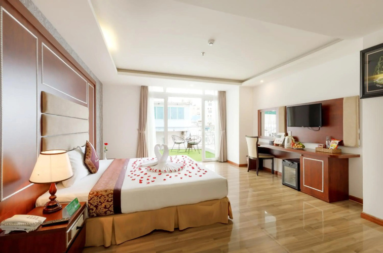 Paris Nha Trang Hotel & Apartment