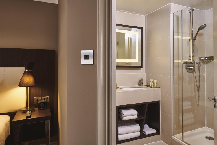 DoubleTree by Hilton London - Ealing photo 10