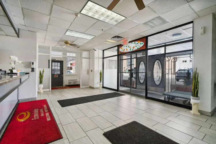 Quality Inn & Suites Waterloo-Ia (us)