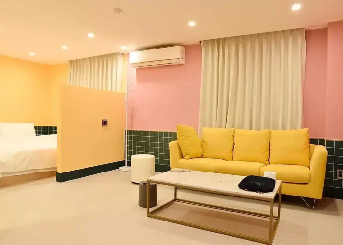 Unknown Hotel