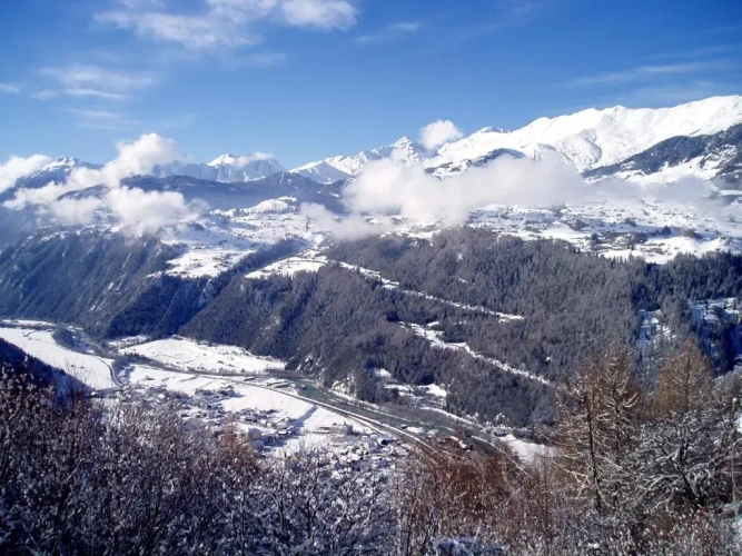 1 Bedroom Apartment with balcony and with mountain view