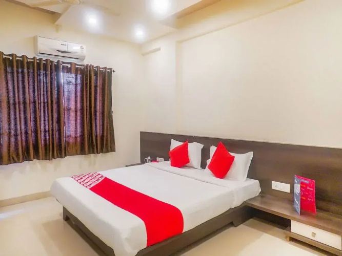 OYO 13583 Hotel Paradise Inn
