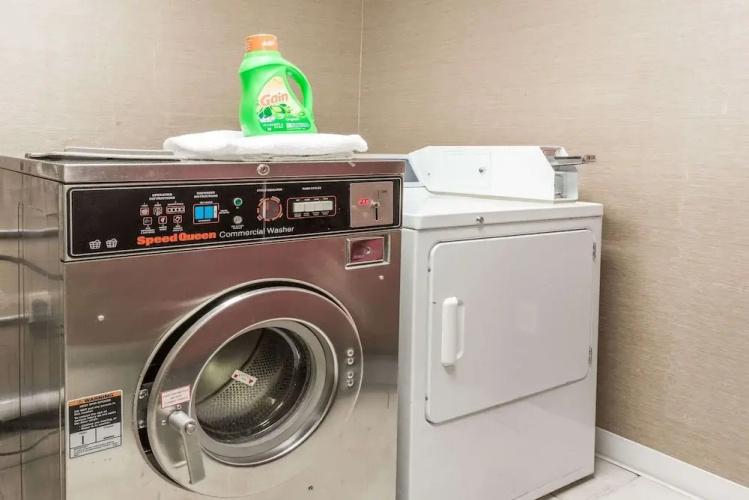 Baymont Inn & Suites Lancaster - Lancaster, OH