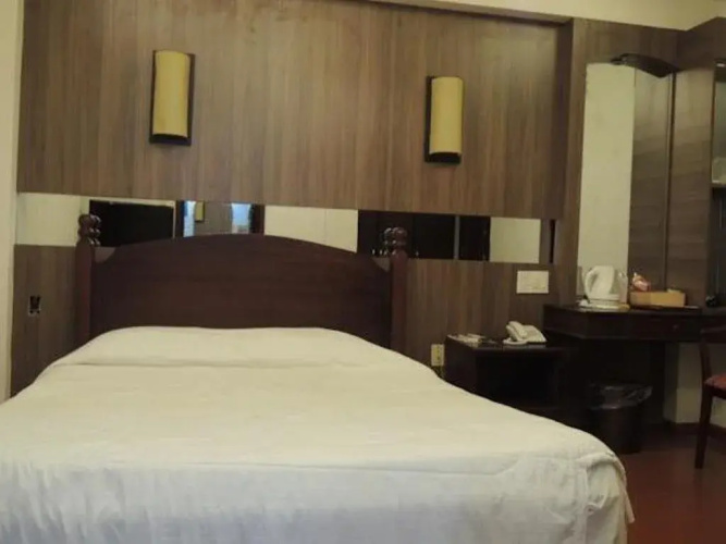 Phuong Dong Hotel