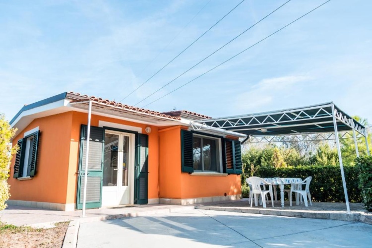 2 Bedrooms Villa
