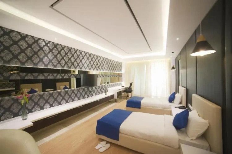 Standard Twin room with balcony