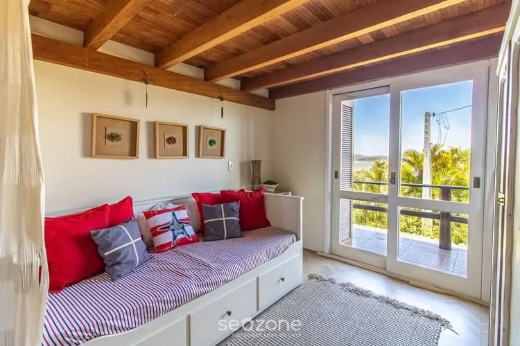 Comfortable Duplex in Praia do Rosa - SC Rfe000