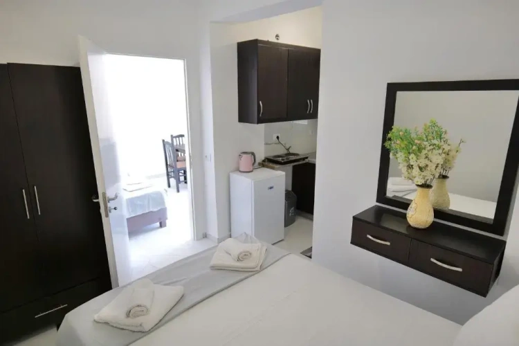 3 Bedrooms Apartment