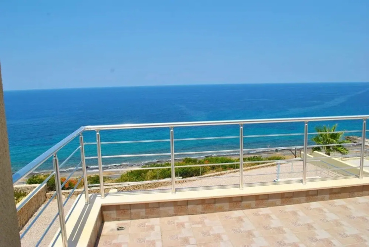 Villa Blue Ocean by Amy Villa