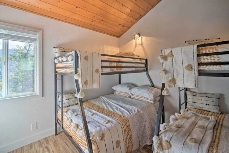 3 Bedrooms Cottage