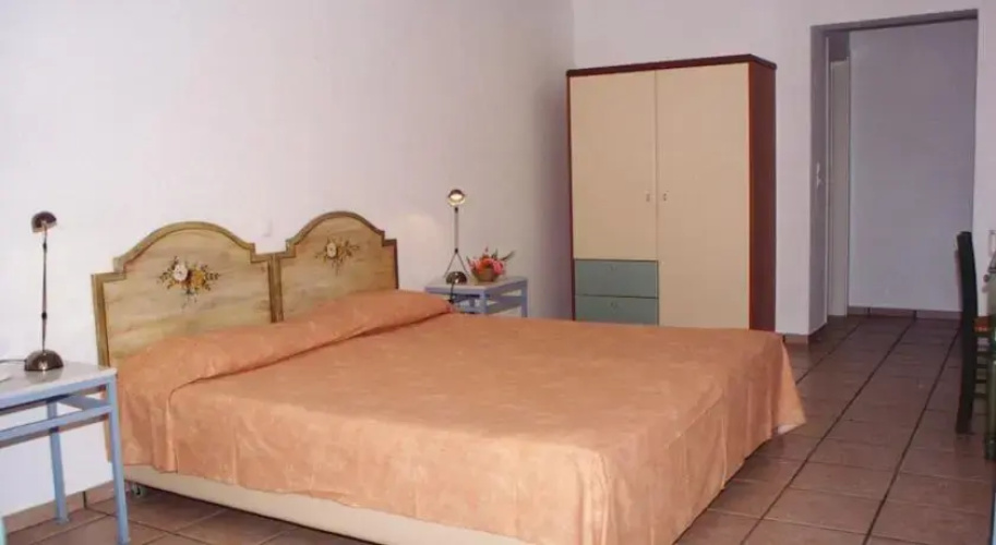 Iason Hotel Apartments & Studios