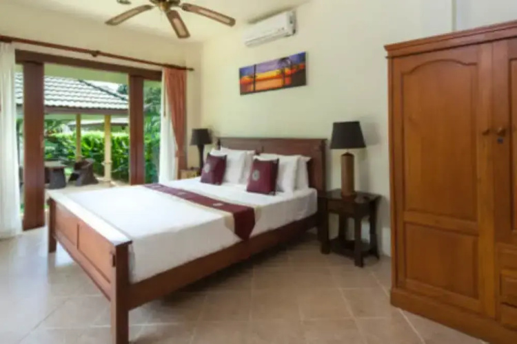 4 Bedroom Pool Villa Near Samrong Beach