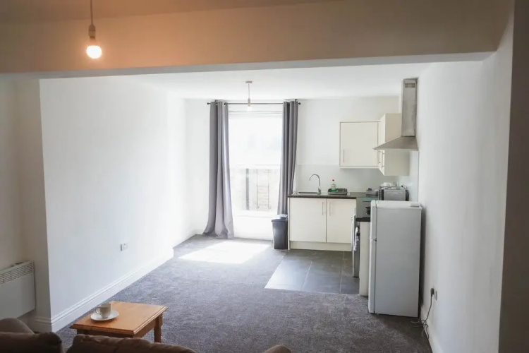 1 Bed Flat in Pedestrianized High Street