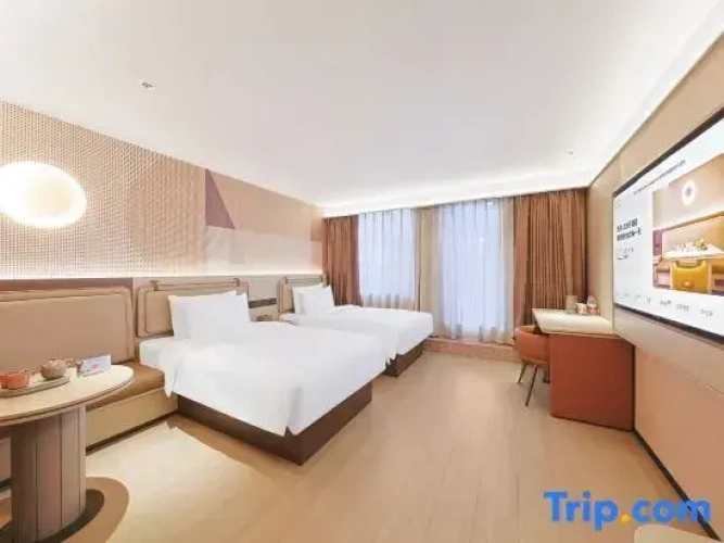 Standard Twin room with balcony