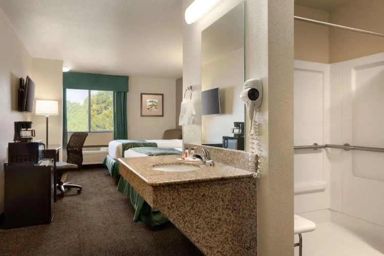 Standard Quadruple room