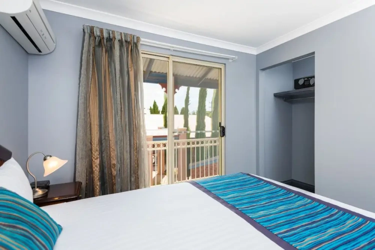 2 Bedrooms Standard Quadruple Family room