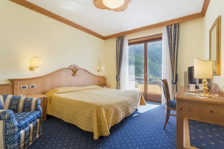 Standard Double room with balcony and with lake view
