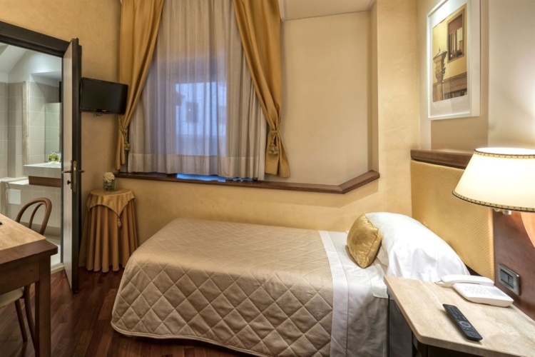 B&B HOTEL Firenze Pitti Palace al Ponte Vecchio photo 25