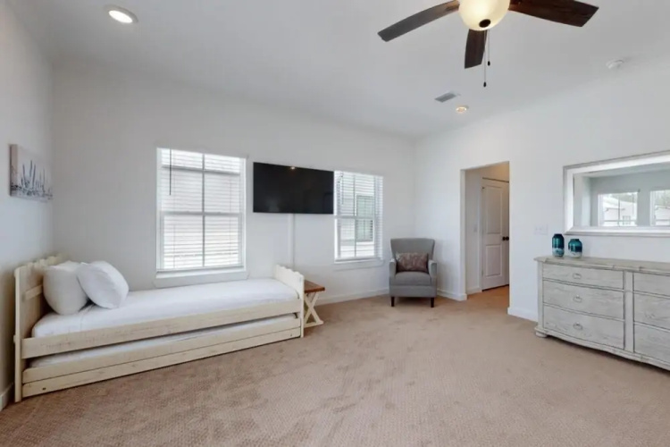 Peek-A-Bay by Gold Star Vacation Rentals