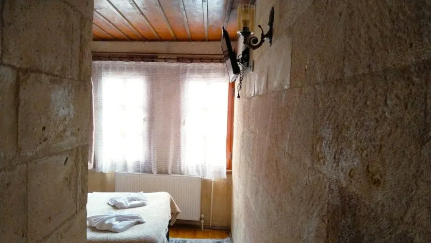 Ekoton Cave Hotel