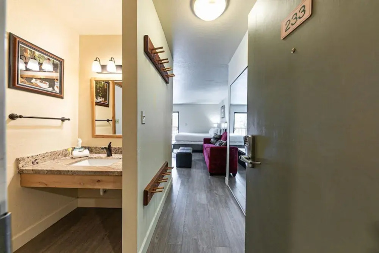 233 Bldg C 1 Bedroom Condo