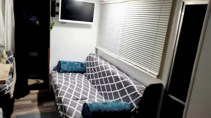 Camper Apt DE Sleeps 3