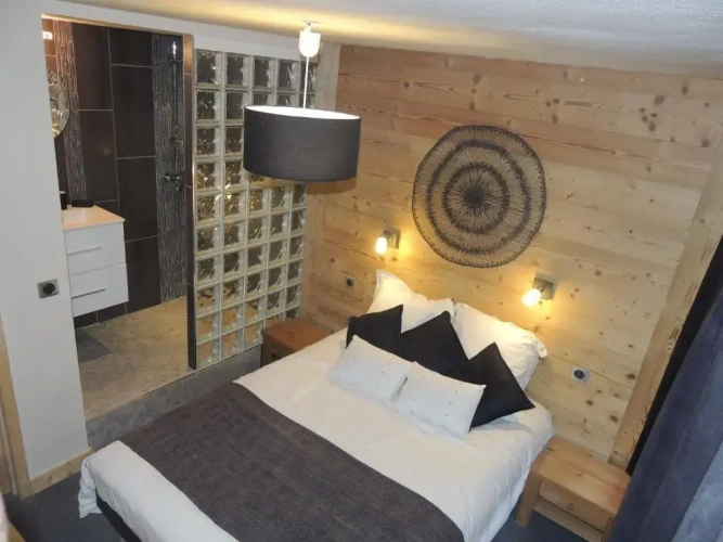 3 Bedrooms Apartment