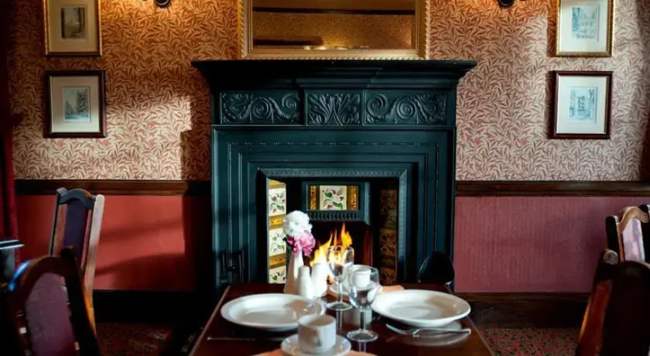 Cambridge Hotel
