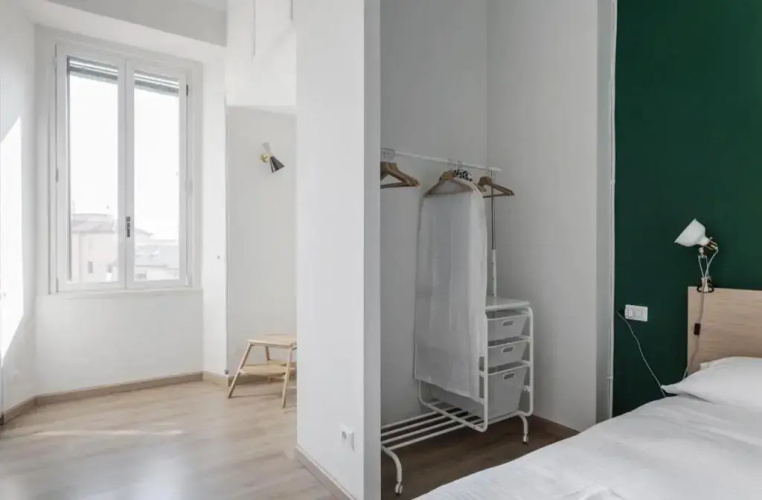 Minimal and Charming studio in Isola District